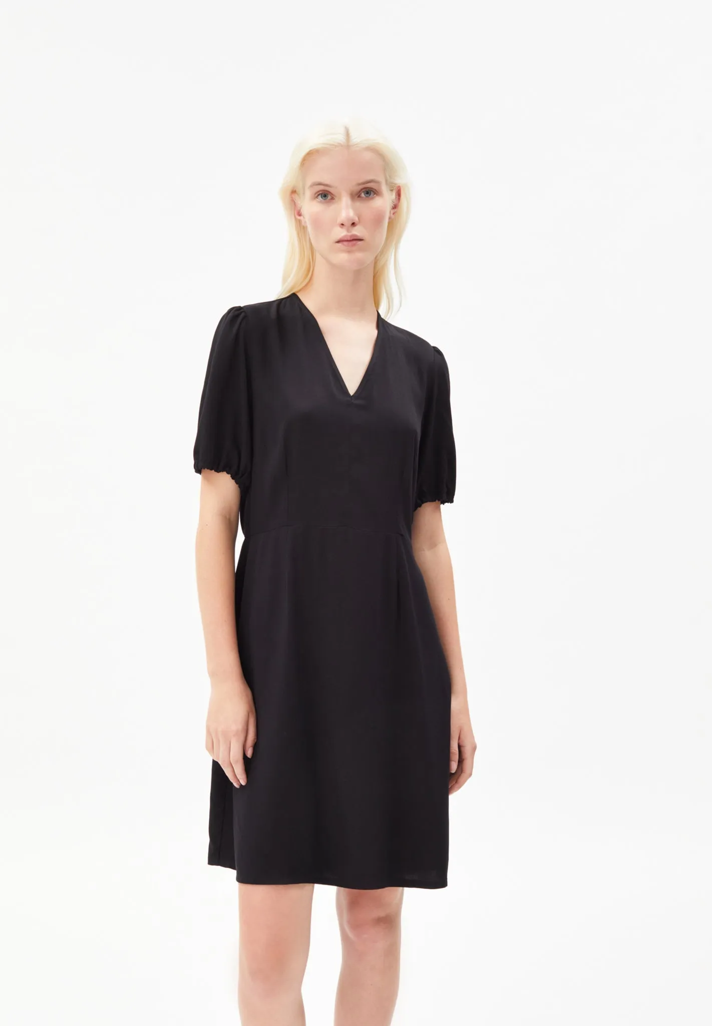 Cintiaa Black Short Sleeve Dress in Lenzing Ecovero Viscose