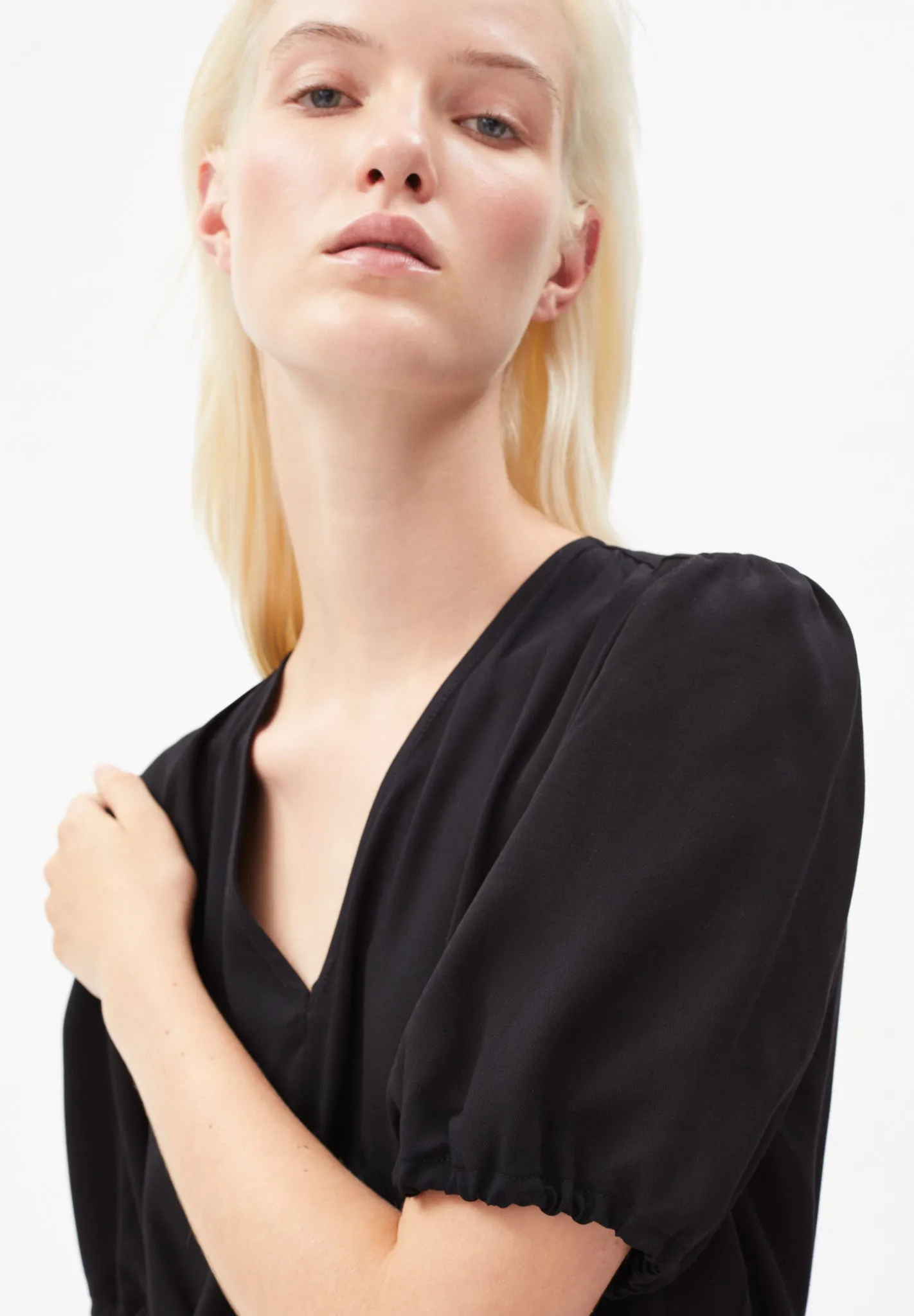 Cintiaa Black Short Sleeve Dress in Lenzing Ecovero Viscose