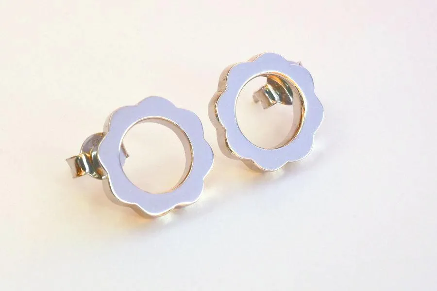 FLOWER POWER Stud Earrings