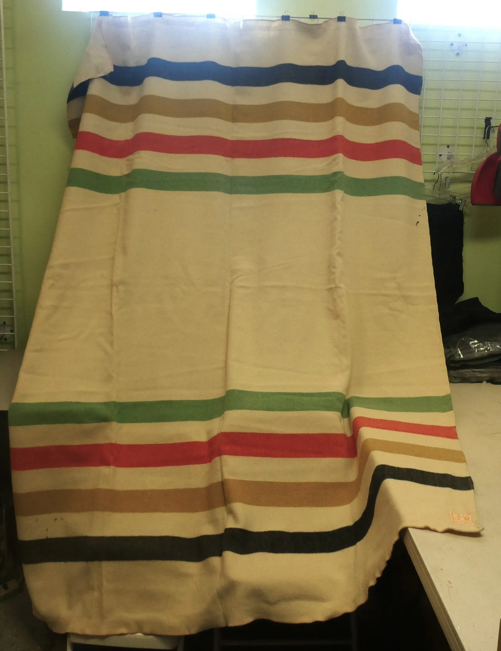 Jacobs Oregon City Blanket, 68" x 88" - Good Condition