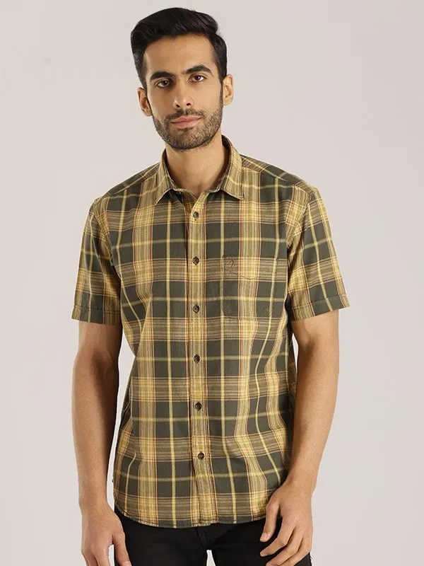 Men Checked Half Sleeve Cotton Shirt