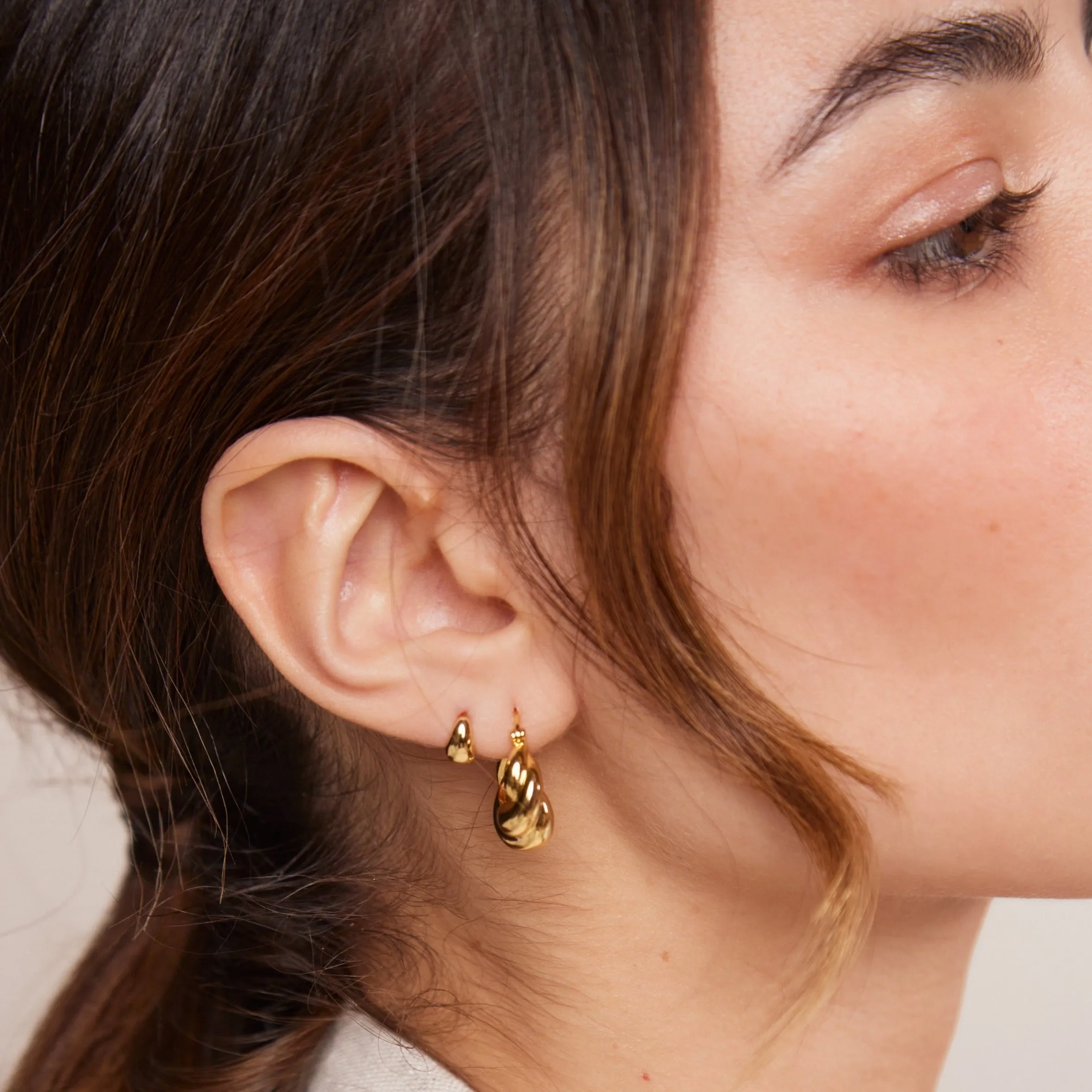 Voluminous Twist Small Hoop Earrings